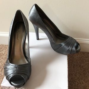 Dark gray /silver metallic peep toe high heels